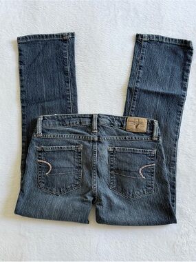 American Eagle Limited Edition Blue Issue Jeans
0 Reg Low Rise Straight Cropped